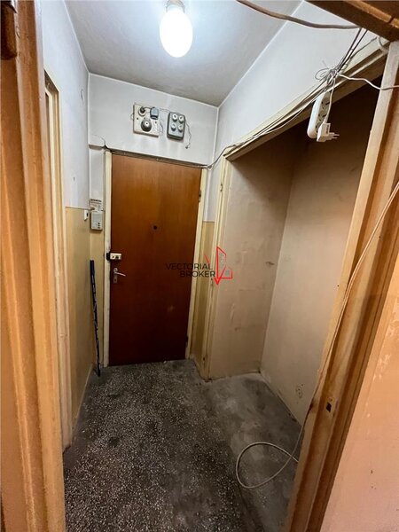 Titan, Piata Minis, garsoniera bloc mixt, 10 minute metrou.